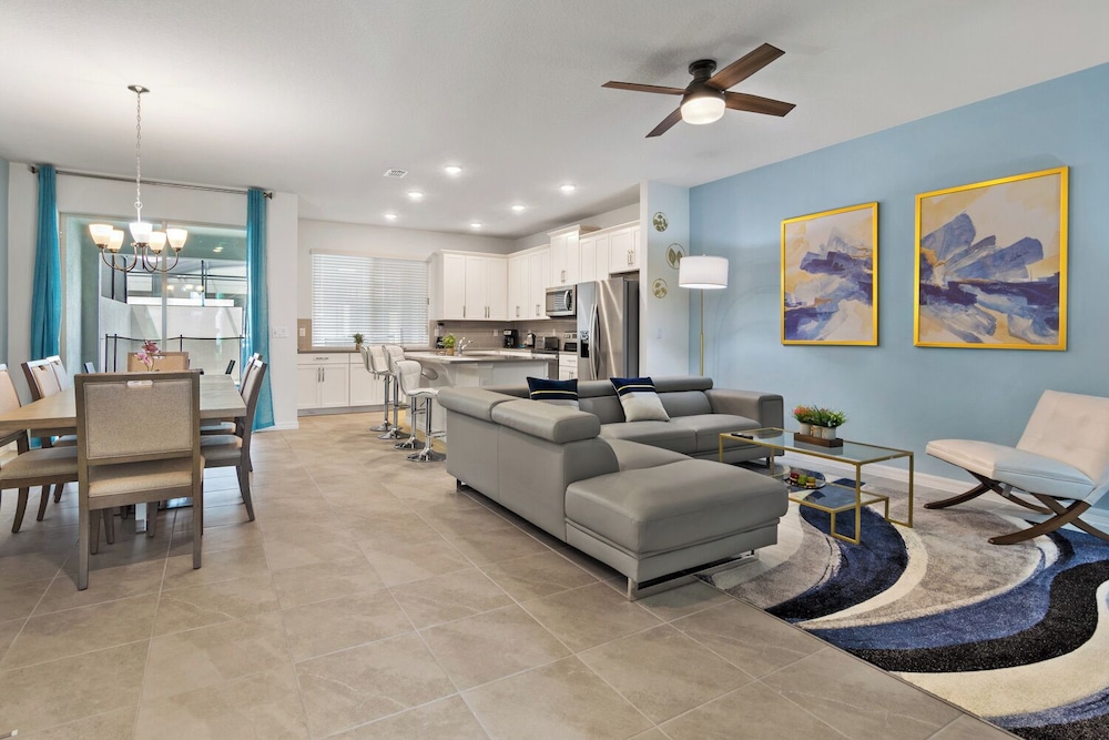 Orlando Adventure Awaits 4BR Townhouse