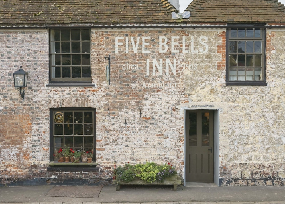 The Five Bells Inn Brabourne