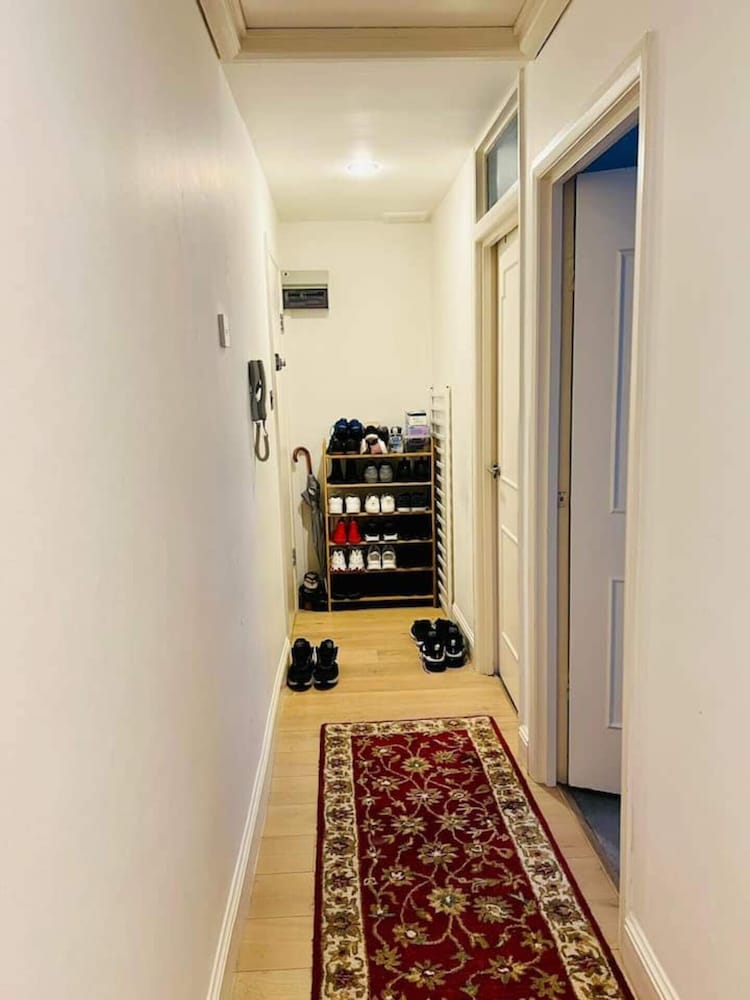 Comfortable 2 Bedroom Apartment in West London