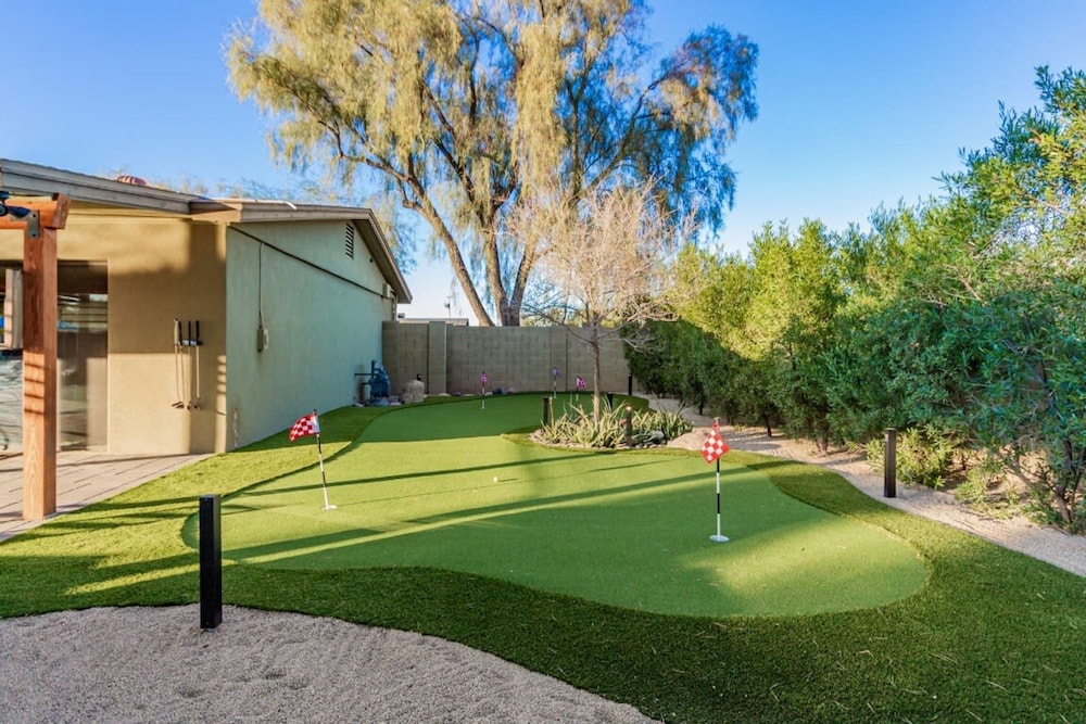 Scottsdale s Largest Hot Tub Davenport Ranch Estate