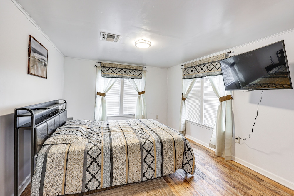 Charming El Dorado Retreat Near Main Street!