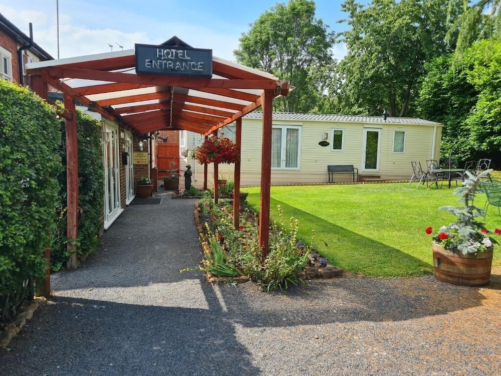 Tudor Lodge Hotel