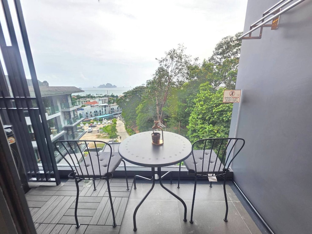 Room-a305 - 1 Bdr Condo With Sea View, A