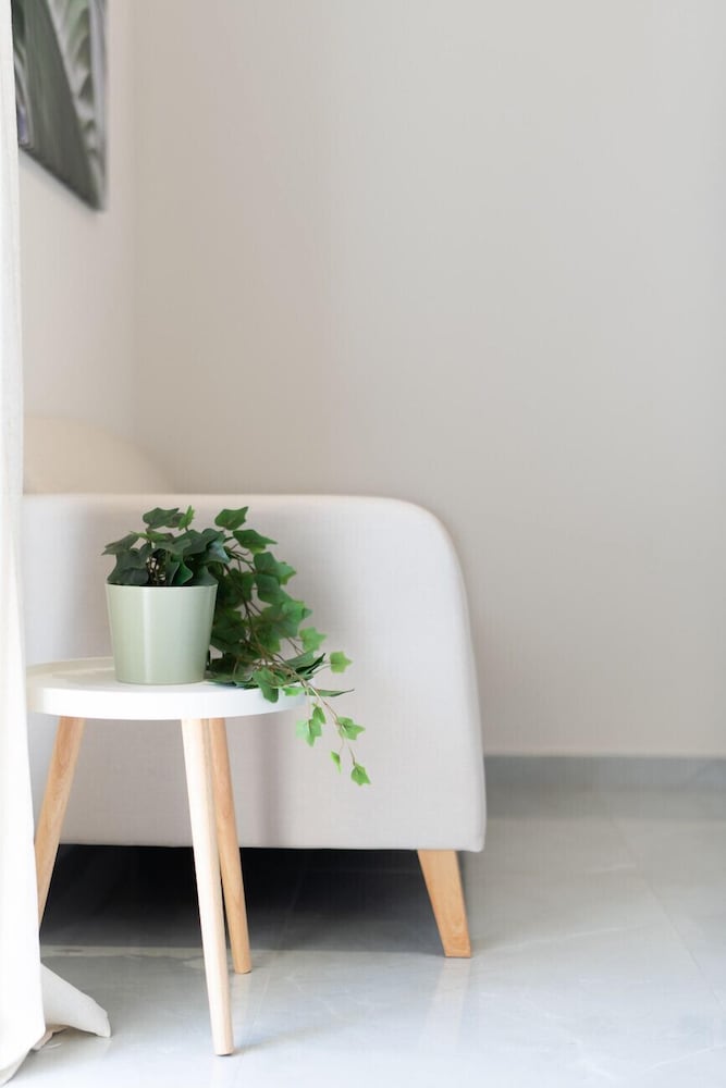 LIV - Modern Studio Apartment S8-3c