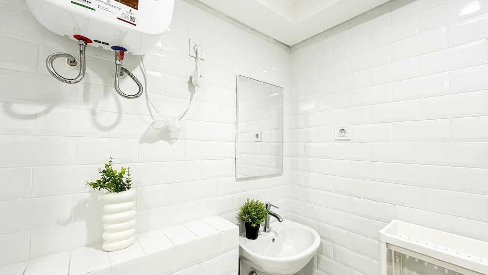 Spacious 3Br At Kingland Avenue Apartment