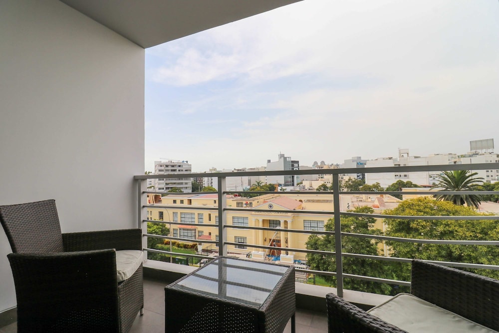 w Classy 2BR in Miraflores