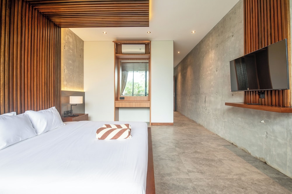 Robyn s Villa New Modern 4 BR Villa Canggu