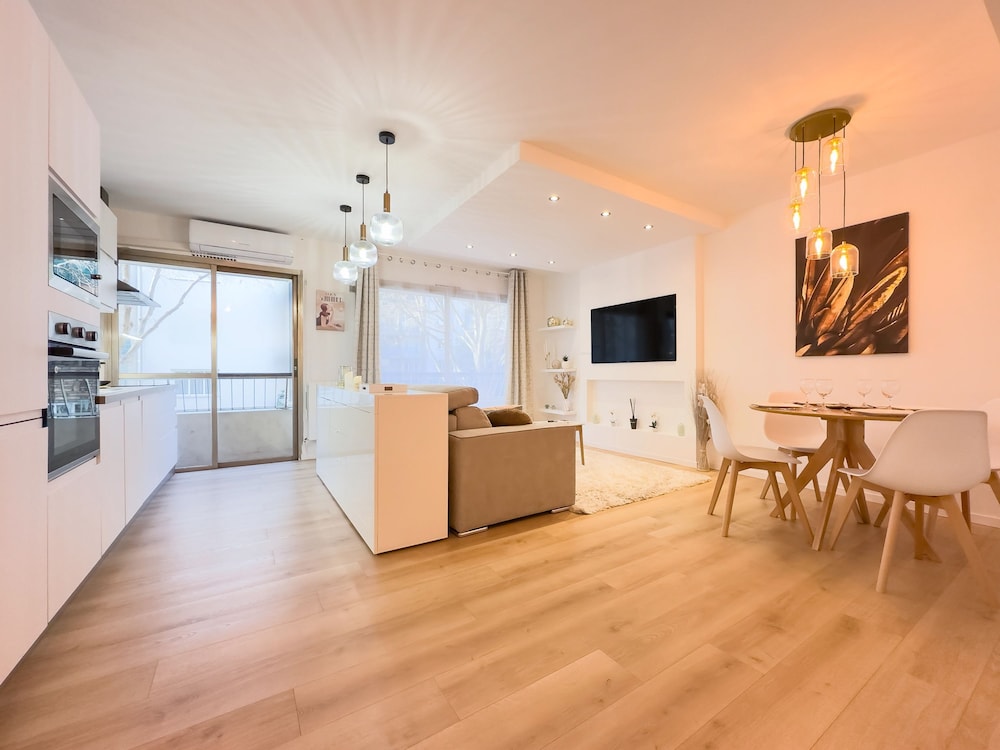 Le Dor in Cannes With 1 Bedrooms and 1 Bathrooms