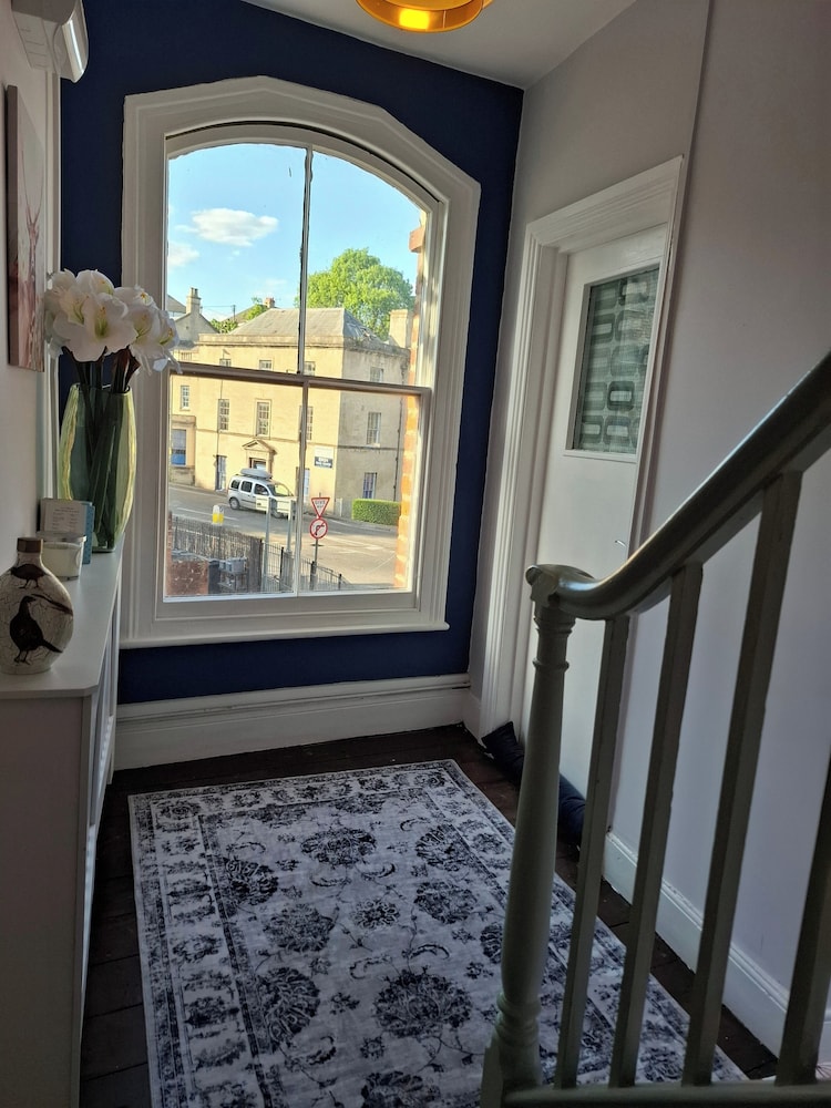 Stroud - Apartment - Sleeps 2 - City Centre