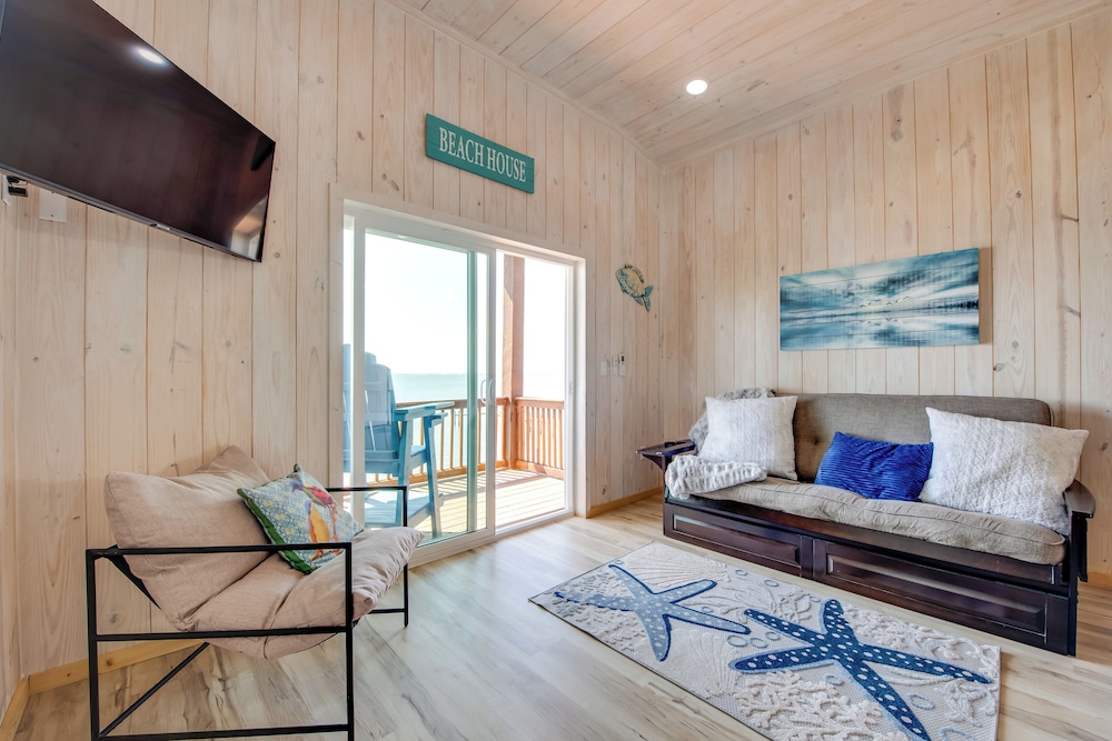 Beachfront Retreat w/ Dock in Lanark Village!