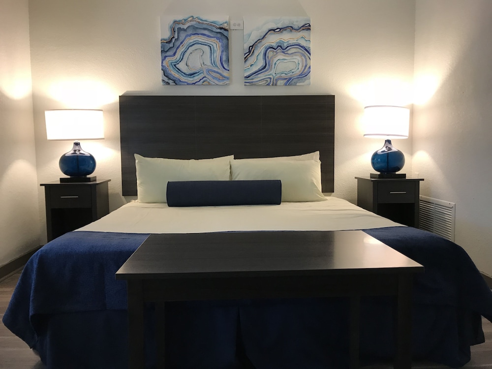 Dover House Resort