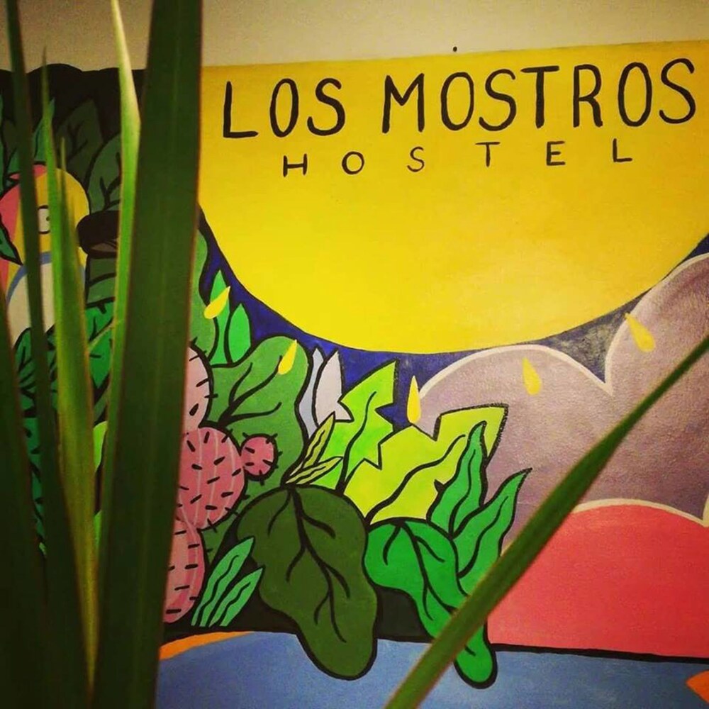 Los Mostros Hostel