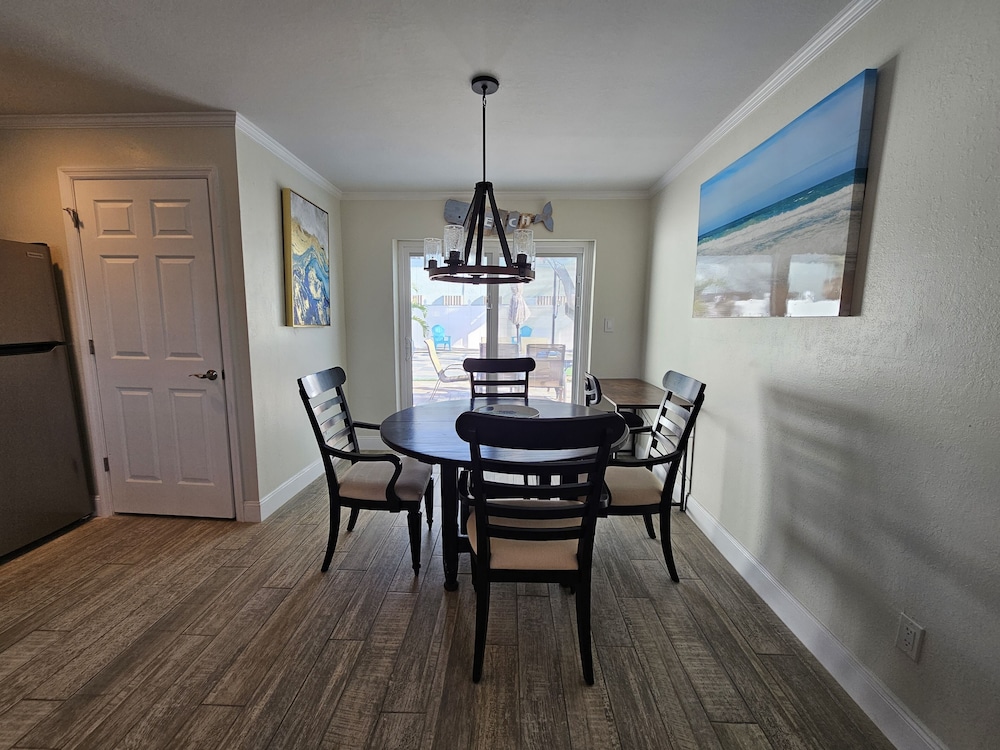 Coral by the Sea 3054, Sleeps 8, Walk to Beach