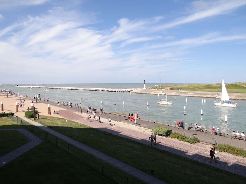Apartment in Nieuwpoort Near Sandy Beaches