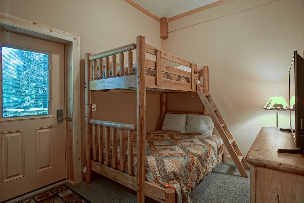 Loggers Run 11: 5 Bedrooms, 3.5 Baths