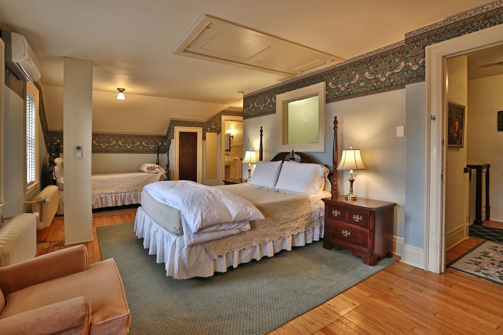 Stone Chalet B&B Inn and Event Center