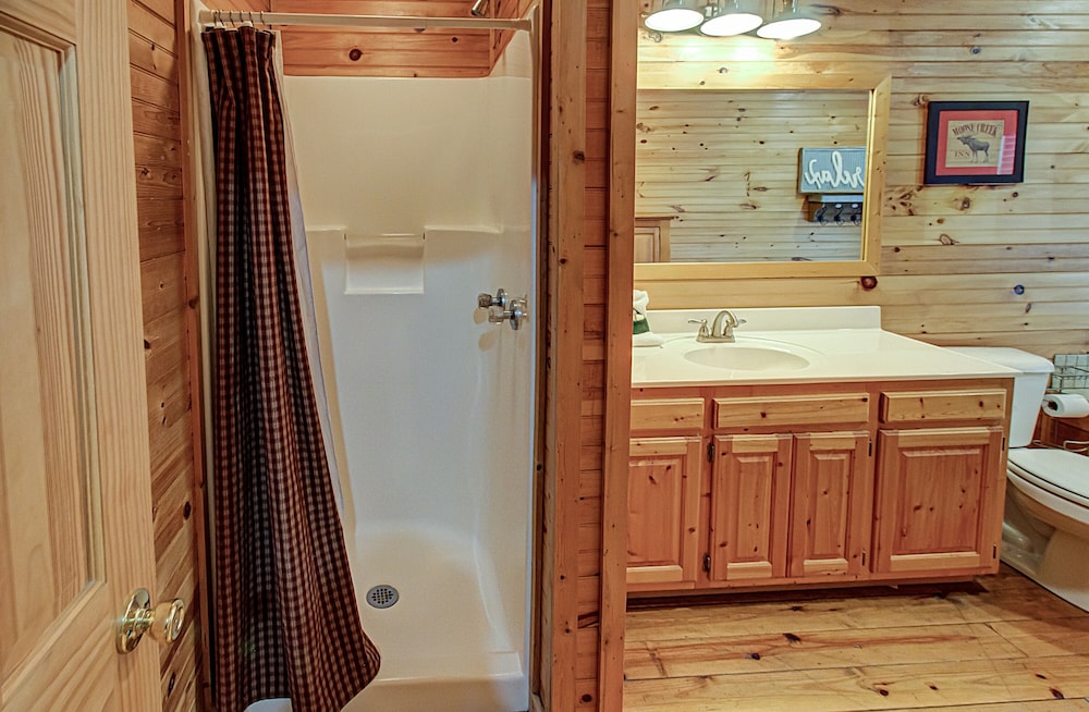 Mountain Creek #3584 by Aunt Bug's Cabin Rentals
