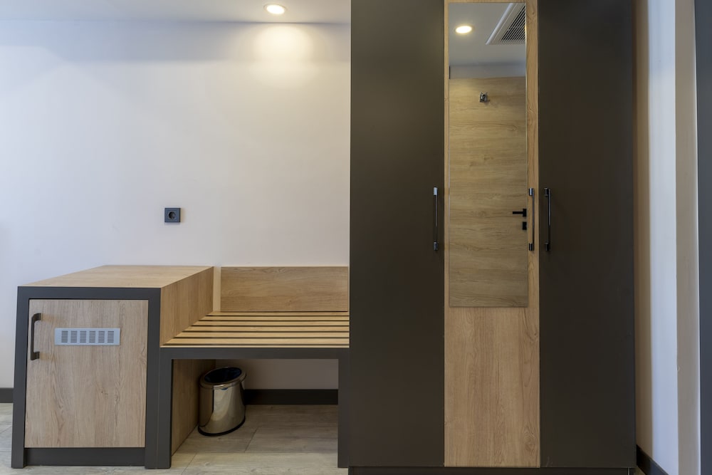 IRENIC HOTEL