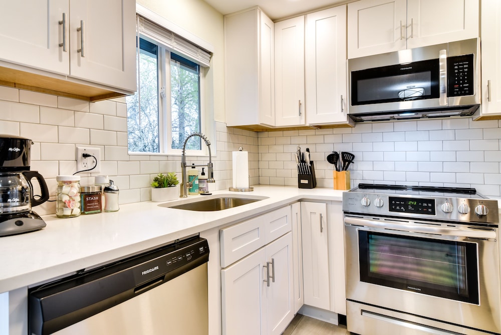Pet-friendly Oregon Vacation Rental With Patio! view 5