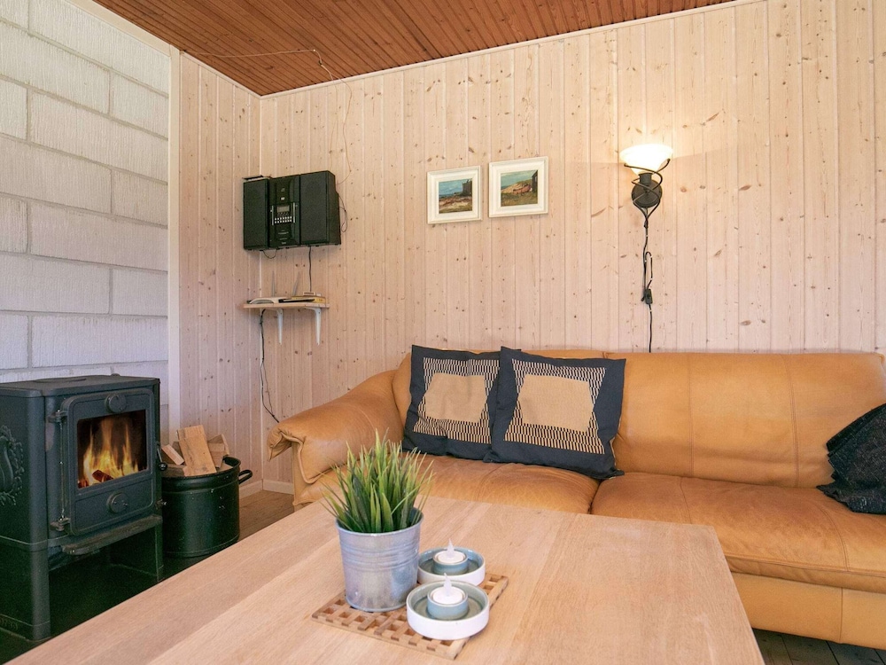 Lovely Holiday Home in LÃ¸nstrup near Sea view 2