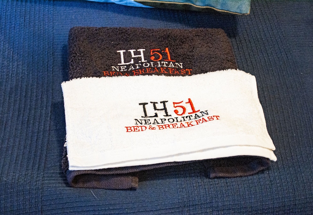 LH 51 Neapolitan Rooms