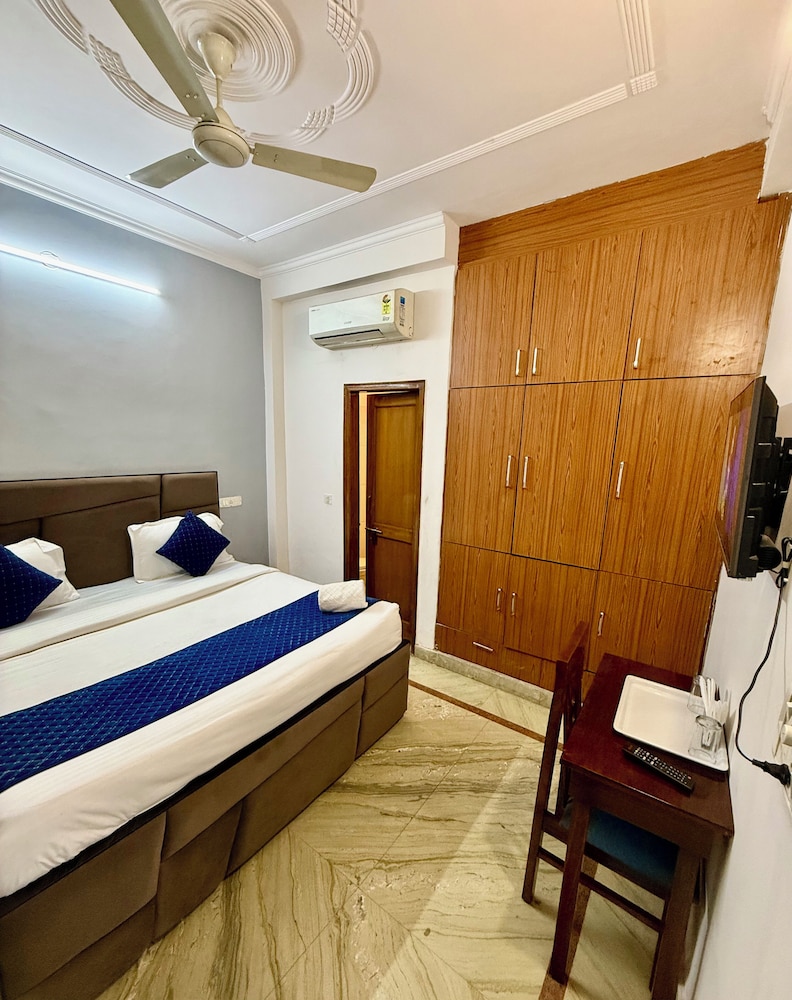 The Gleam Hotel