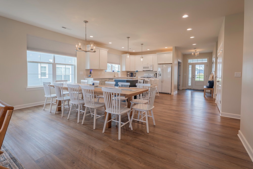 2728 Harbor Court