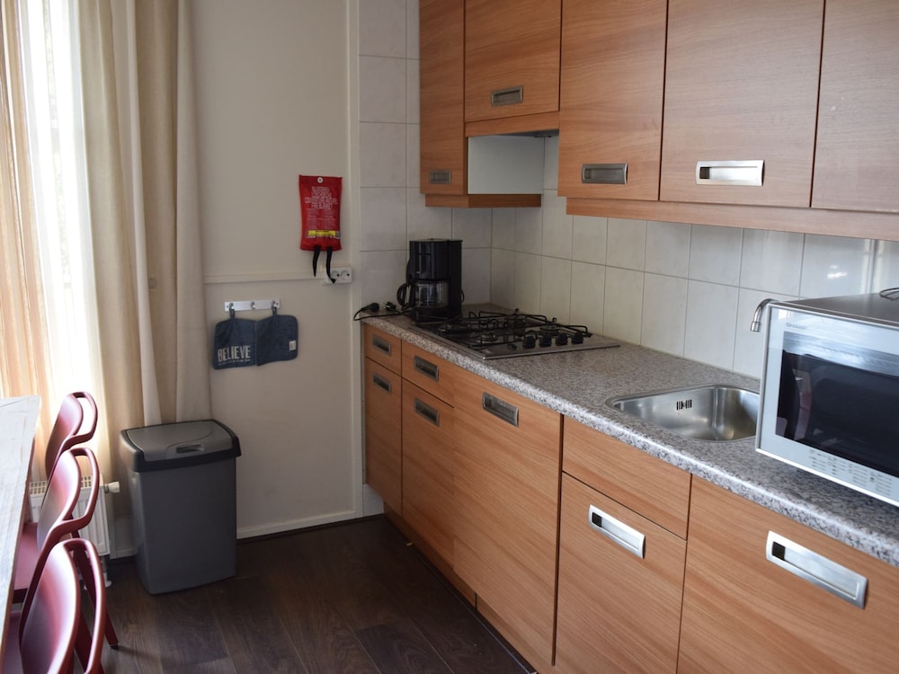 Semi-detached Bungalow with Dishwasher near Veluwe view 4