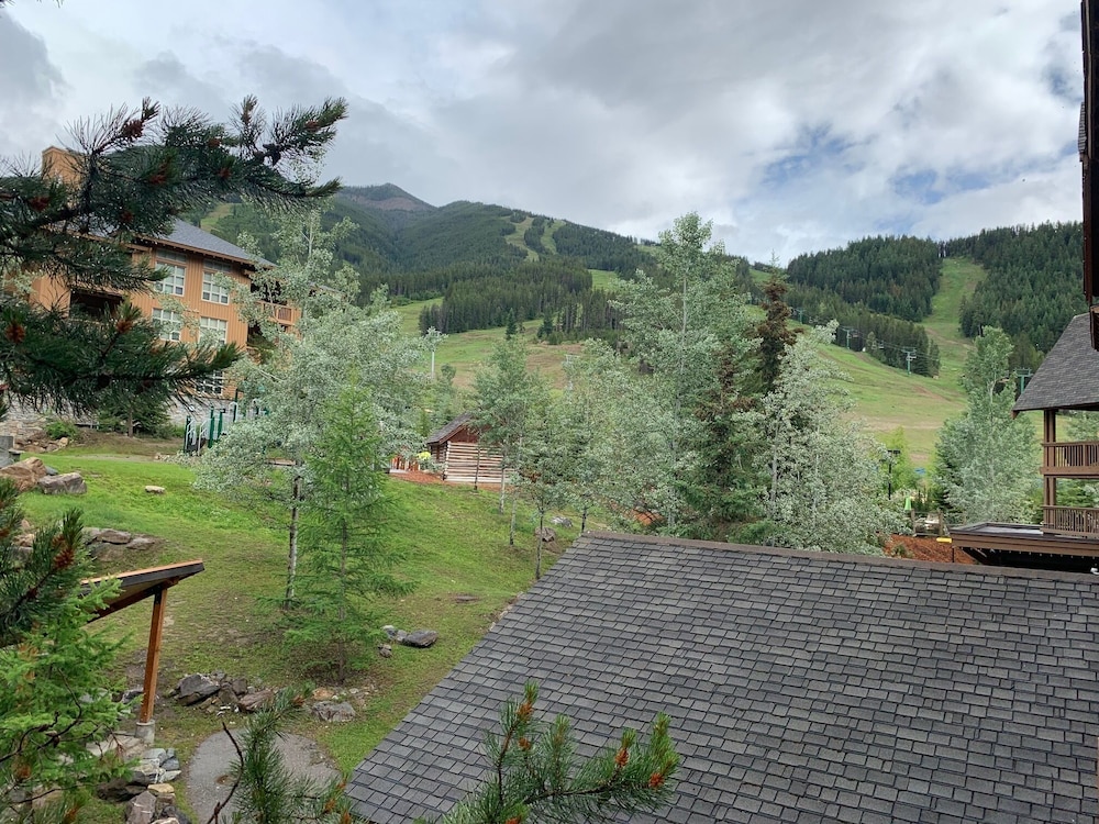 Earl Grey Lodge