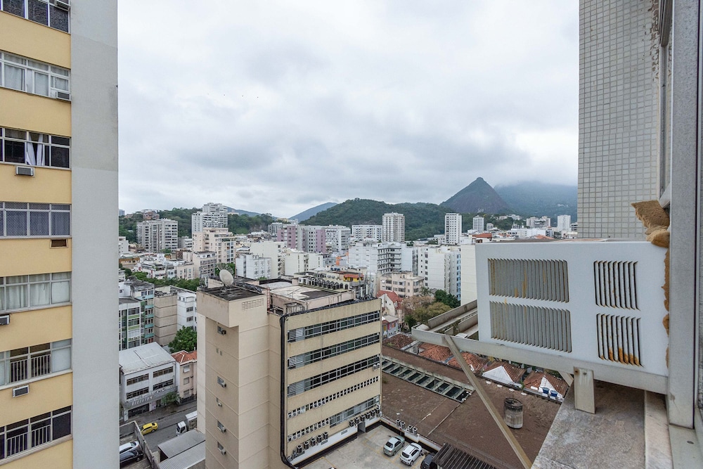 Apto com Wifi e Tima Localiza o Laranjeiras RJ