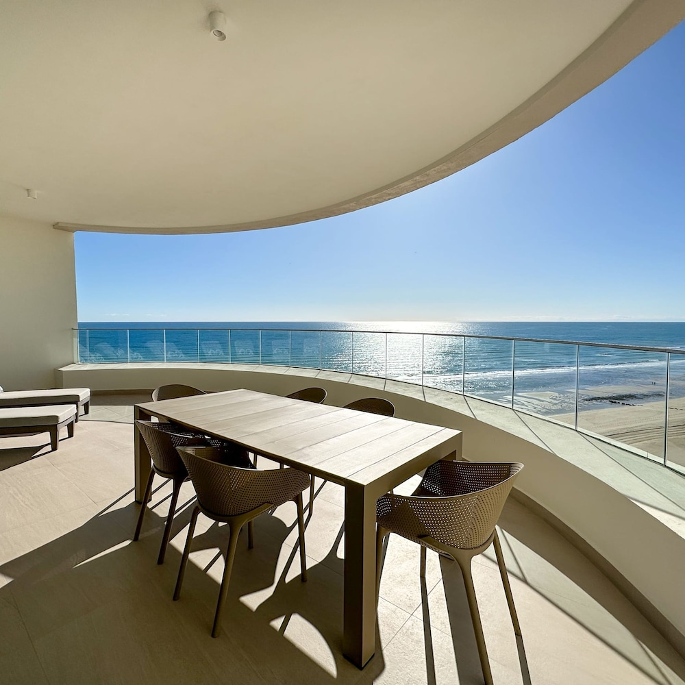 Has it all Beachfront Retreat With Stunning Views