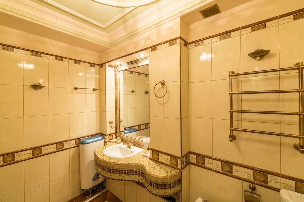 Lakshmi Apartment Great Classic