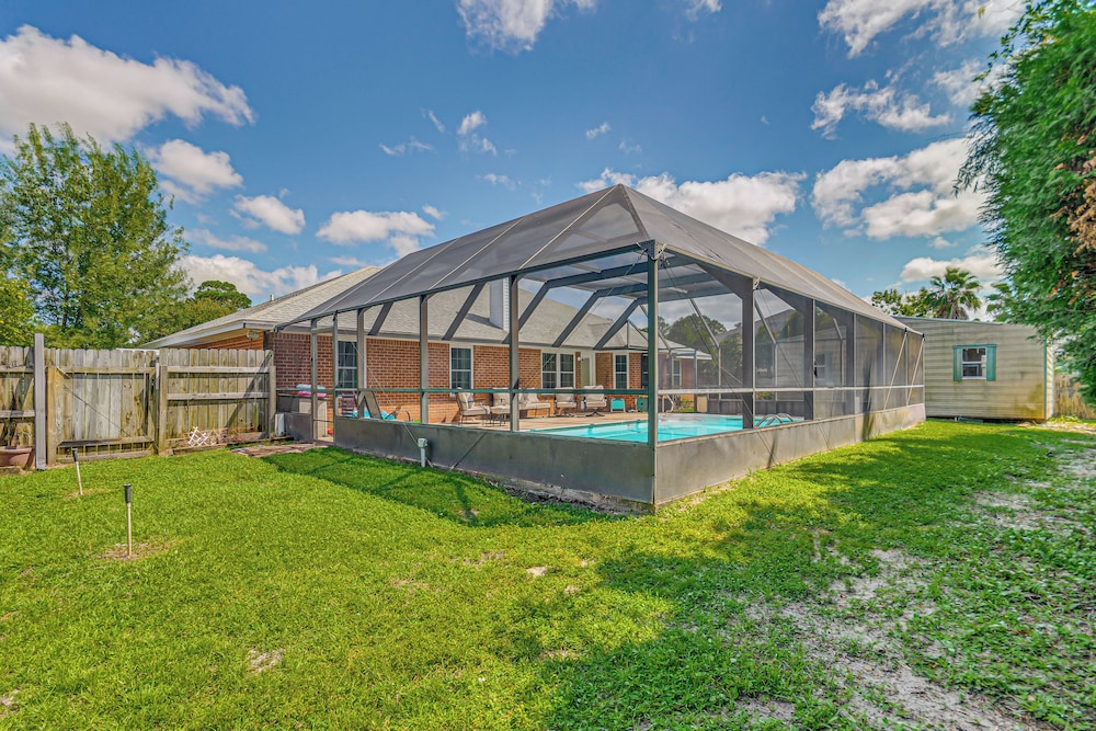 1 Mi to Zoo: 'rustic Bungalow' Gem in Gulf Breeze!