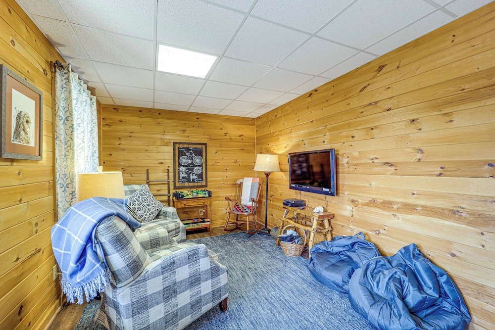 Deck & Views: Blue Ridge Mountain Cabin
