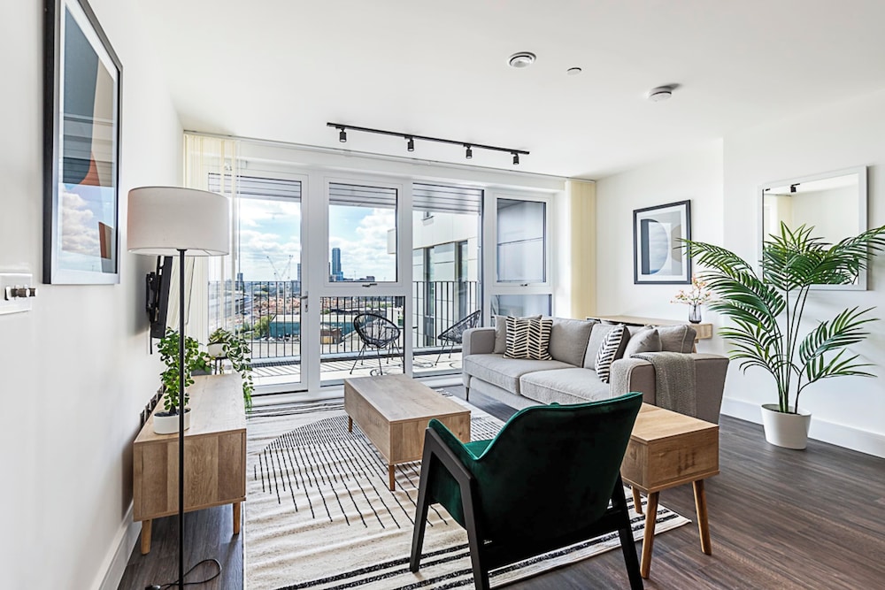 Stylish and Bright West London Gem