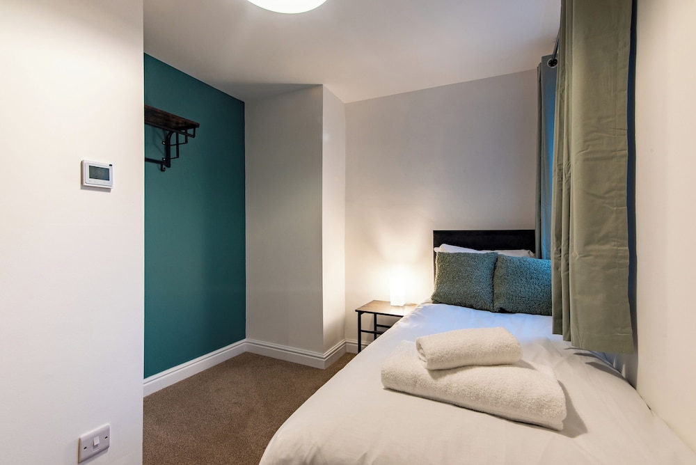 Harcourt Apartments