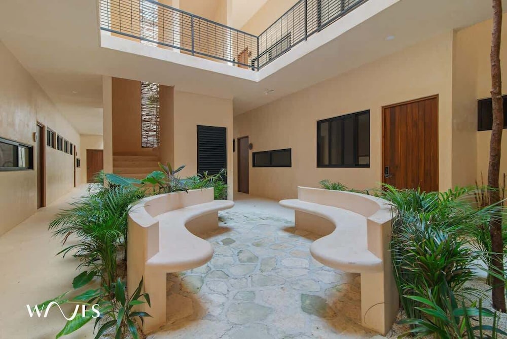 Spacious 3 Br. W/private Pool Exclusive Gym
