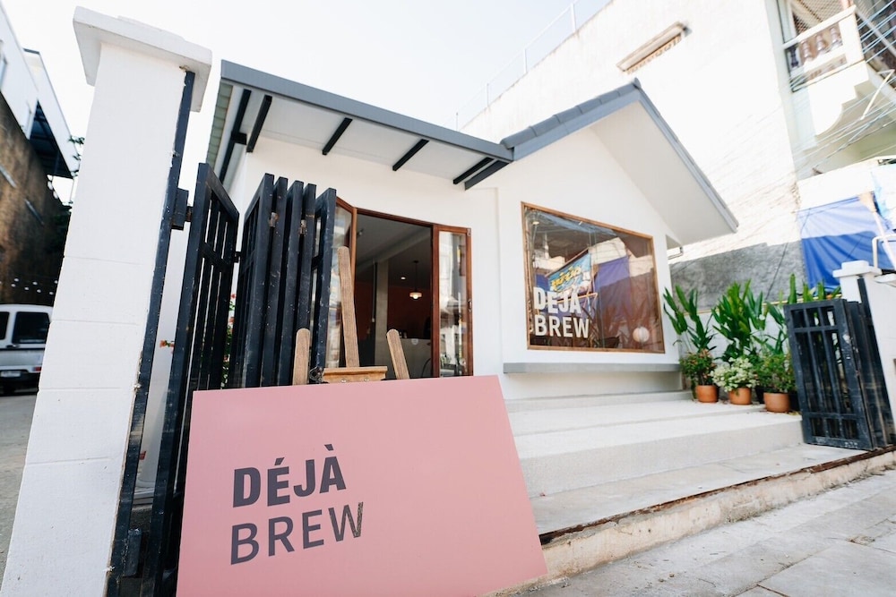 Modern Family House - 4 Bedrooms 5 Mins From Old Town With Gallery - Deja Home