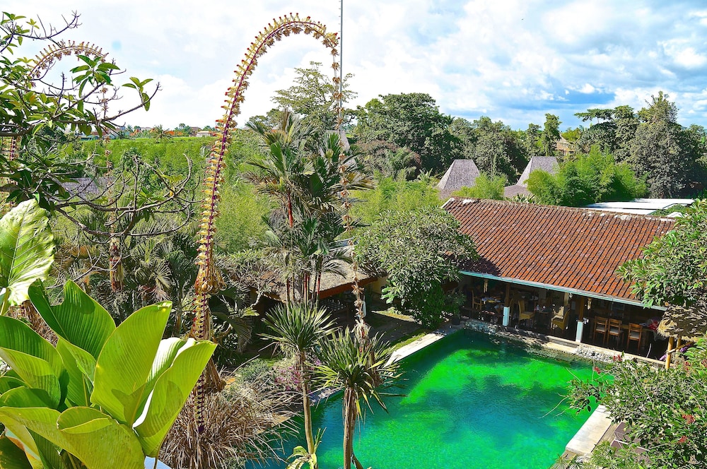 Aqua Octaviana Bali Villa