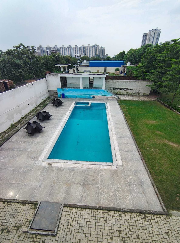The Aamantran Greens