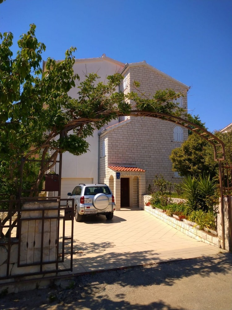 Filip - With Parking - Sa4-3b view 3