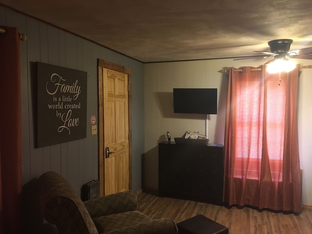Smoky View Cottages & RV Resorts