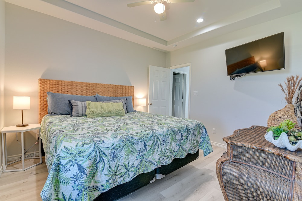 Crystal Beach Home w/ Covered Patio: Pets Welcome! view 5