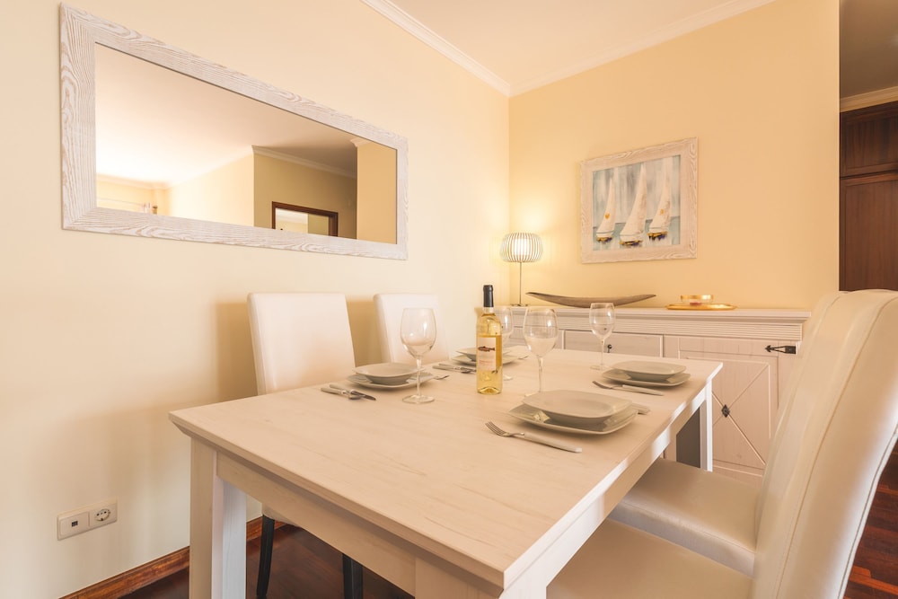 Strelitzia Apartment by Altantic Holiday