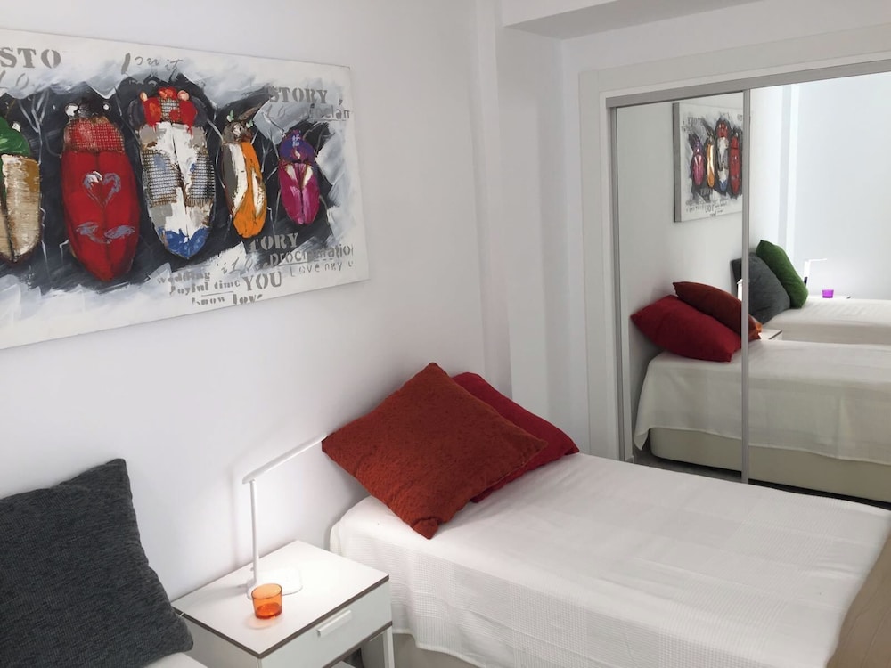 Seaside Bliss 2 Bedroom Condo in Fuengirola