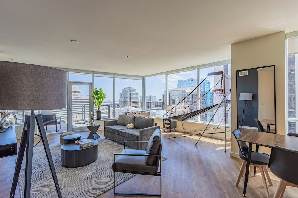 ROVE LIVING/KL - 44 Monroe