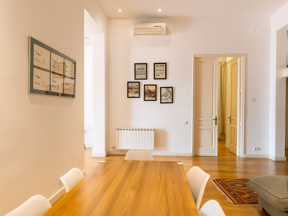 Designer s Three Bedroom Apartment With Terrace