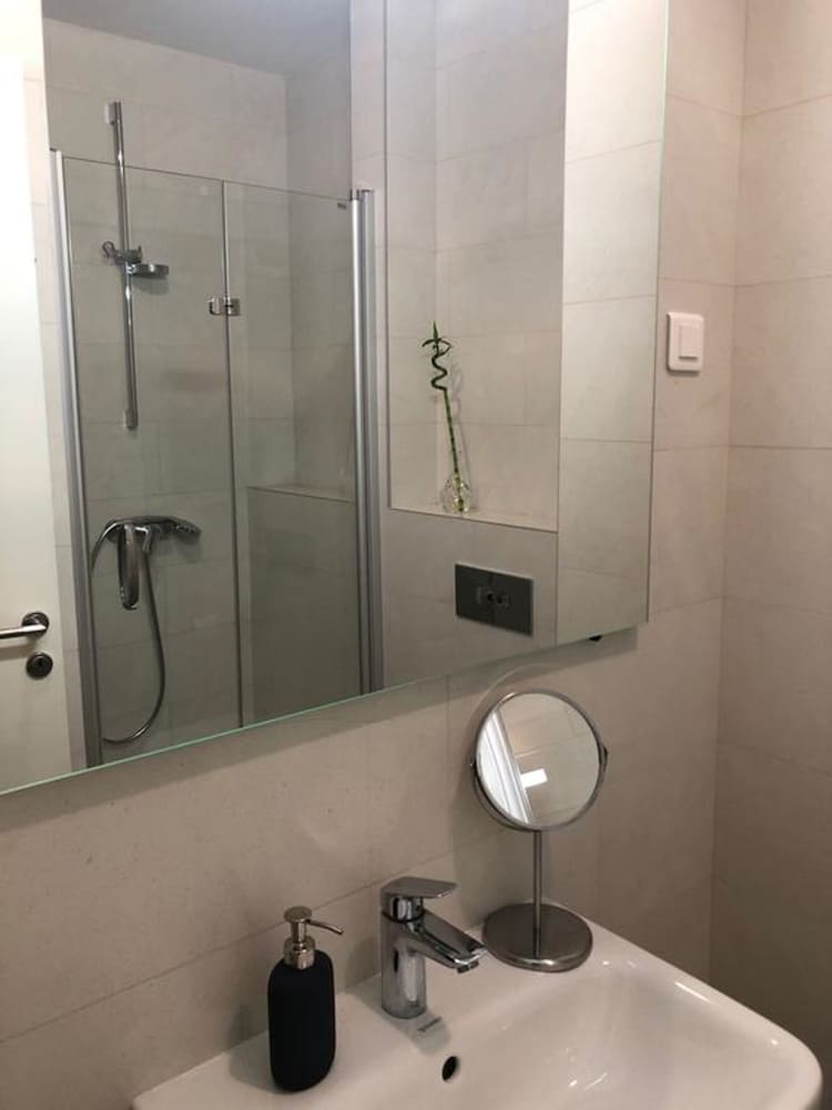 Central Garden Apartment view 5