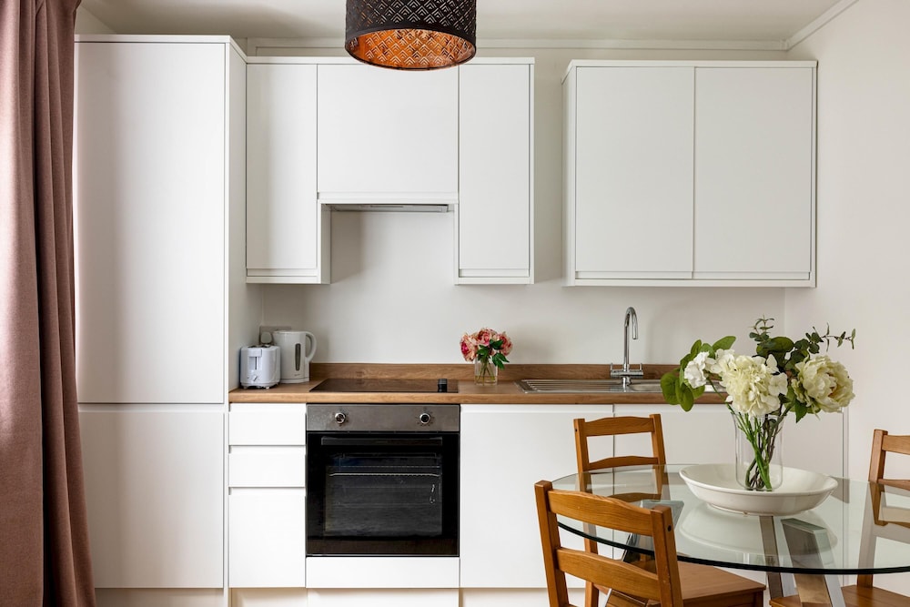 Beautiful 1 Bedroom Apartment With a Garden in Fulham