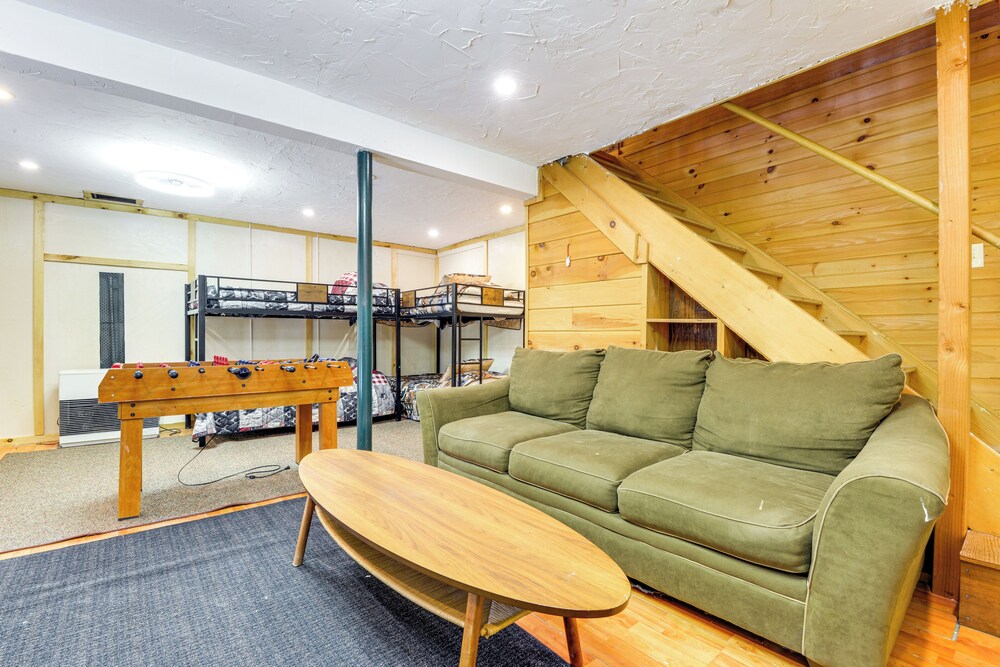2 Mi to Boat Ramp: Log Cabin in New Hampshire